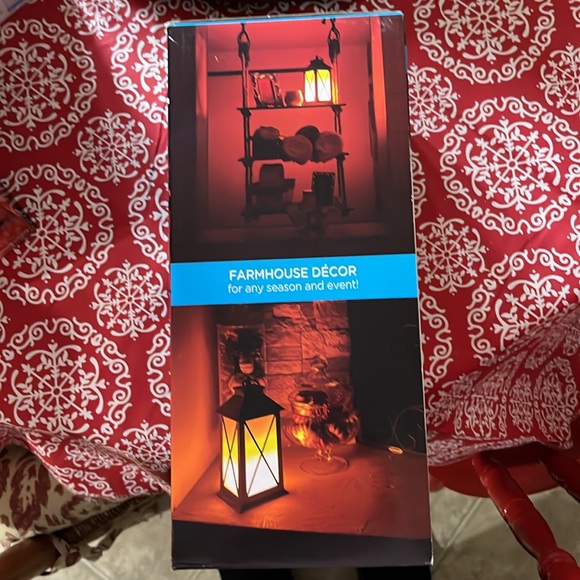 Set 2 new flickering battery operated lanterns - Picture 4 of 10